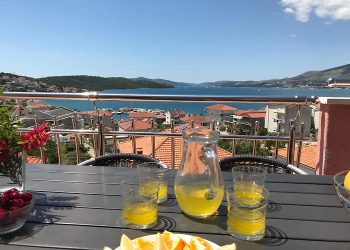 Vujic- Dolac Apartment